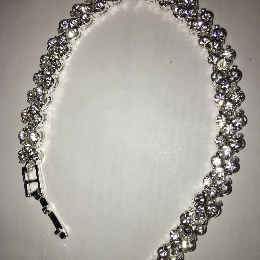 Elegant Multi Crystal Rhinestones tennis bracelet - Picture 5 of 6